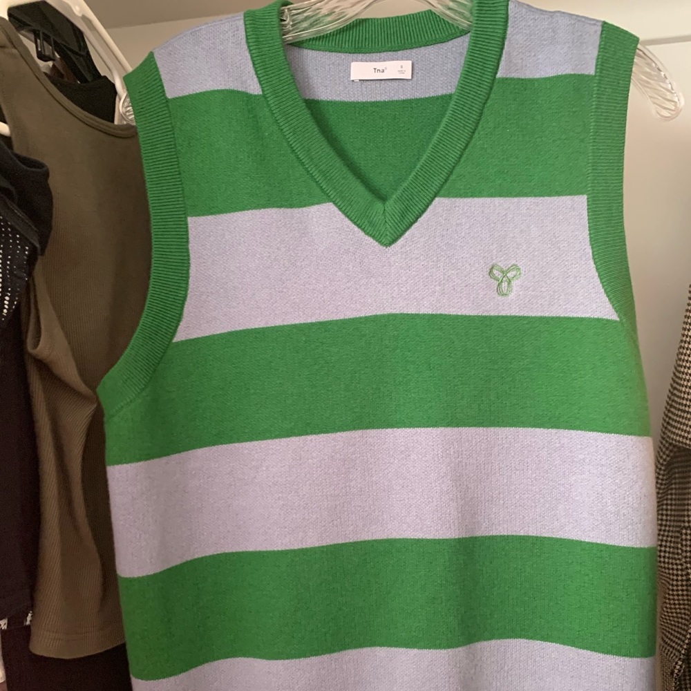 aritzia TNA sweater vest